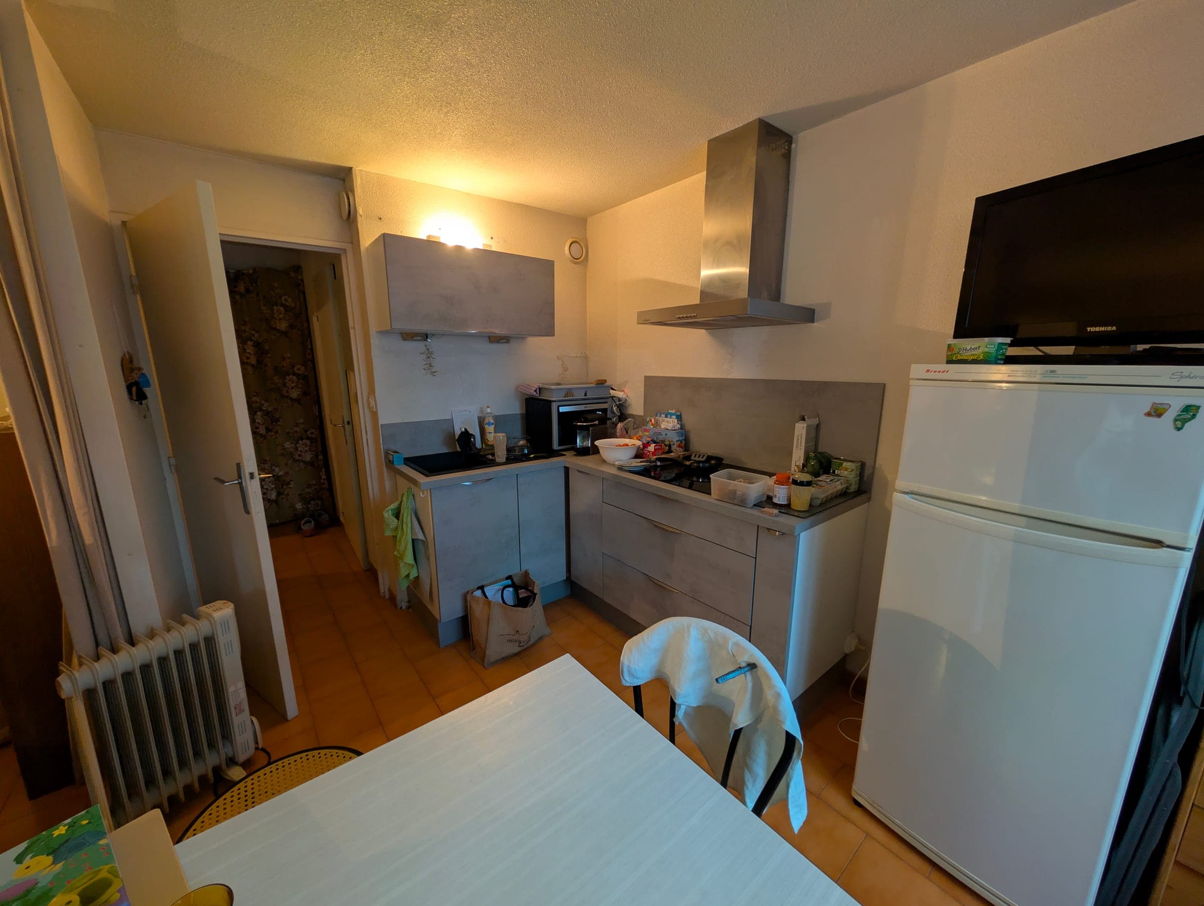 Salon, photo depuis l'entrée du balcon